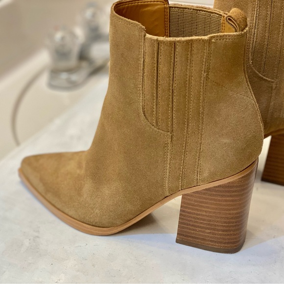 Marc Fisher LTD Oshay women suede leather ankles boots Size 7.5M excellent shape - Picture 8 of 10